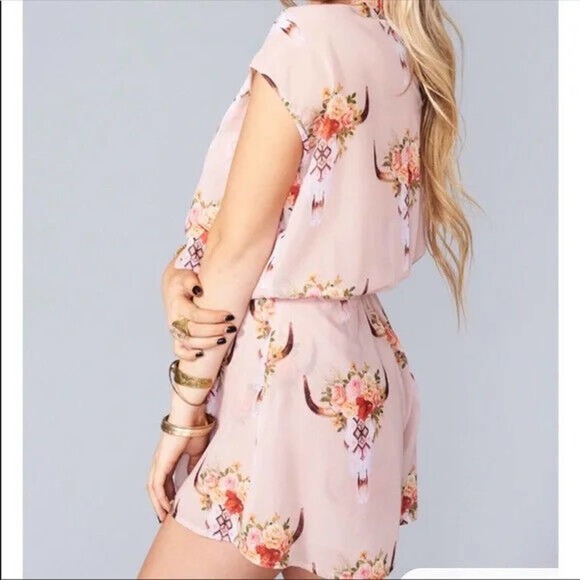 SHOW ME YOUR MUMU Rowdy Romper FRIDA BULL HEAD DESERT ROSE S Floral Scull - Picture 3 of 7